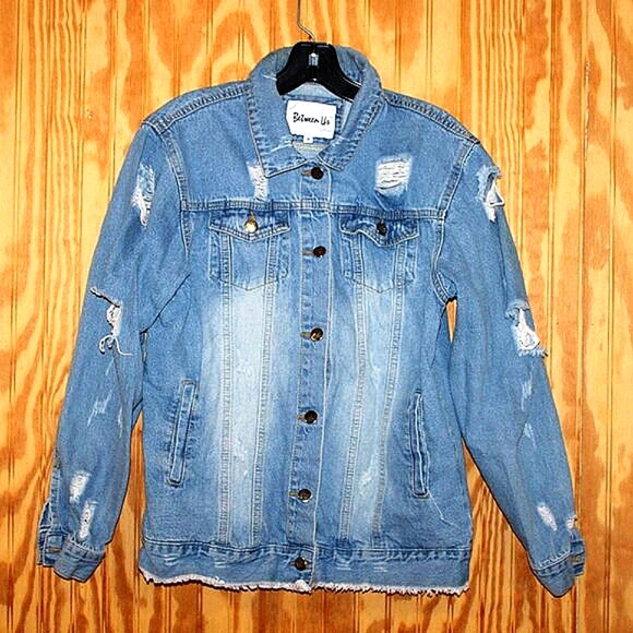 Between Us Thrashed Distressed Denim Jacket - Size 1X - Picture 1 of 6